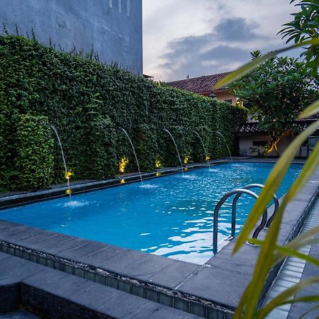 D Ajenk Boutique Guesthouse Kejayan Buitenkant foto