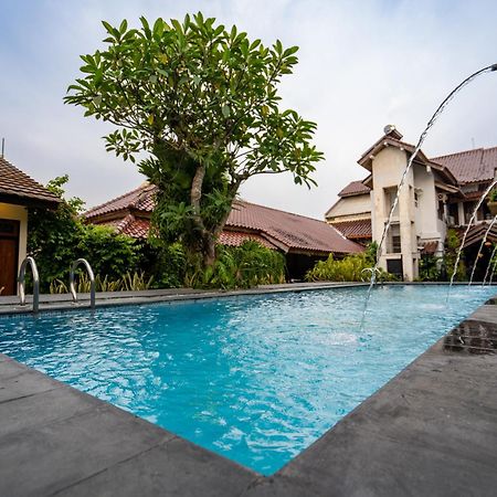 D Ajenk Boutique Guesthouse Kejayan Buitenkant foto