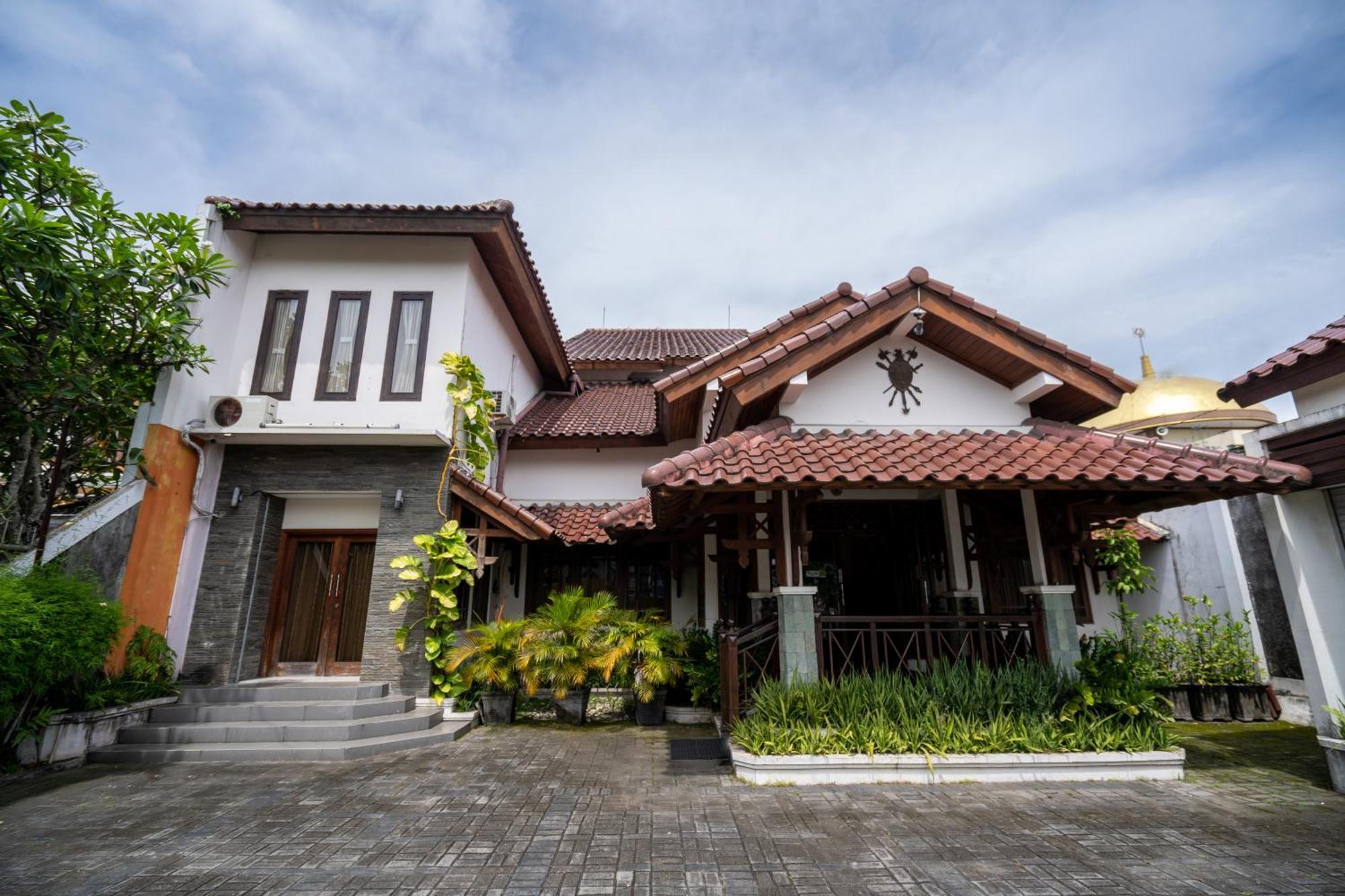 D Ajenk Boutique Guesthouse Kejayan Buitenkant foto
