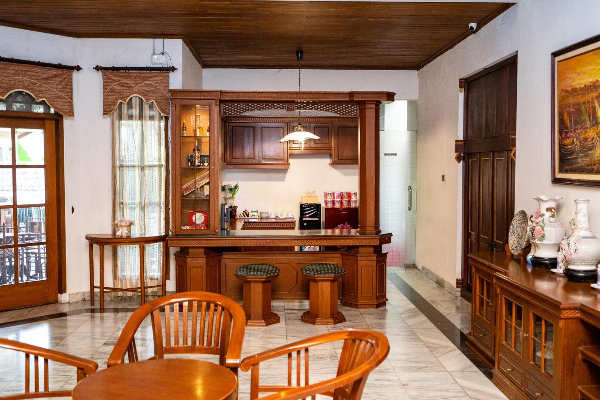 D Ajenk Boutique Guesthouse Kejayan Buitenkant foto