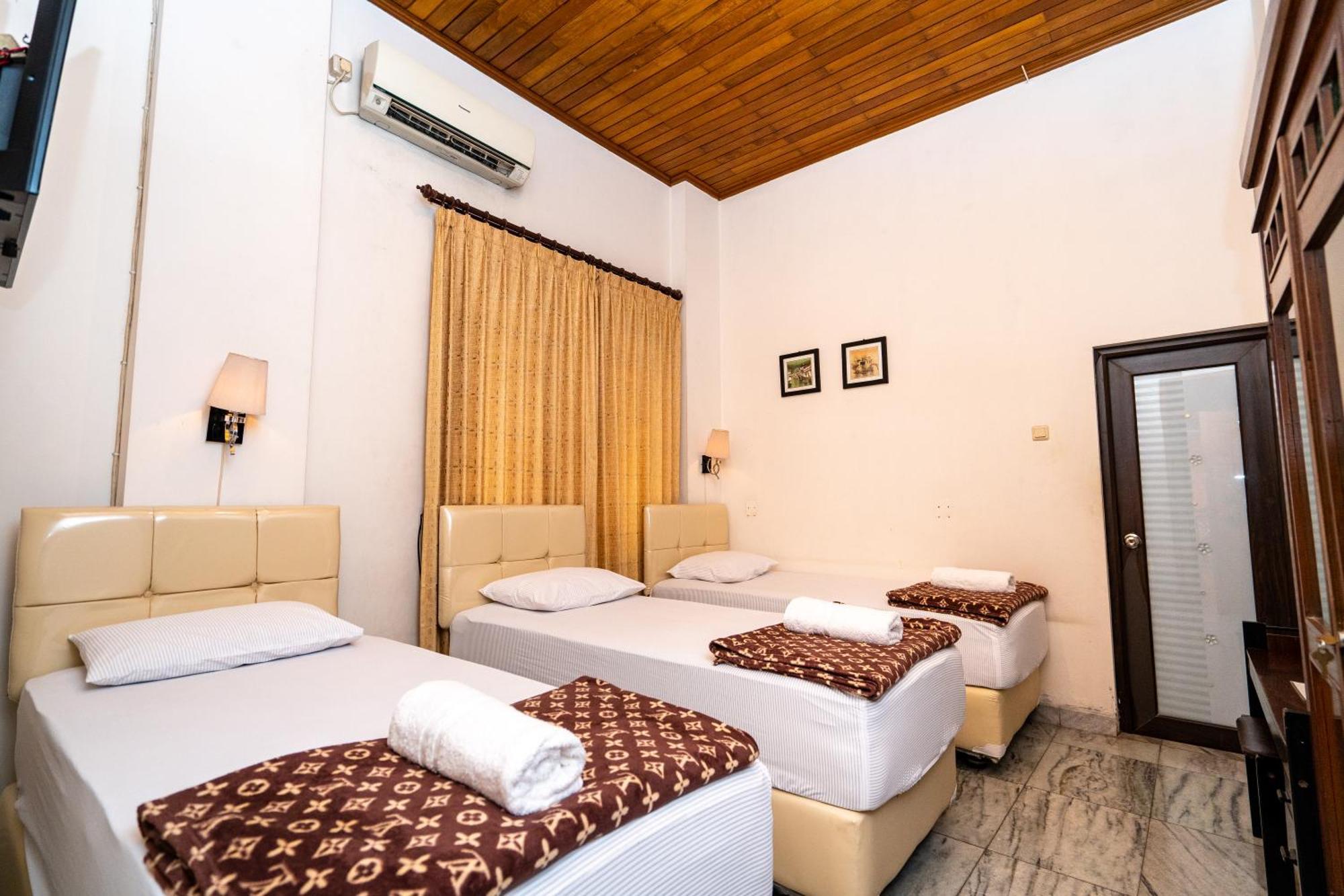 D Ajenk Boutique Guesthouse Kejayan Buitenkant foto
