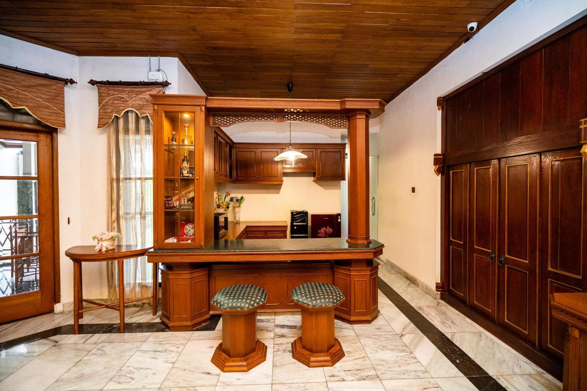 D Ajenk Boutique Guesthouse Kejayan Buitenkant foto